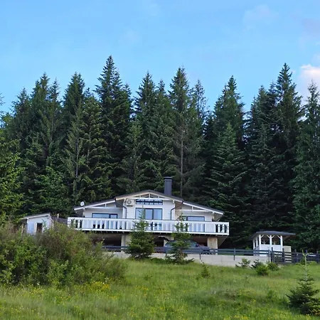 Pid Kryntoyu Апартаменты Krasnik