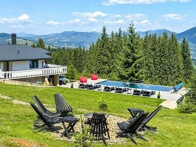 Pid Kryntoyu Apartment